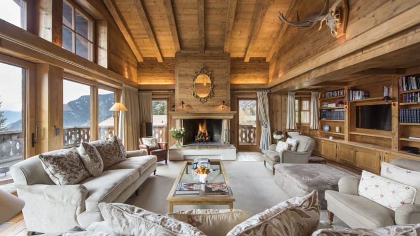 Perfect Edge Chalet in Traditional Alpine Woods