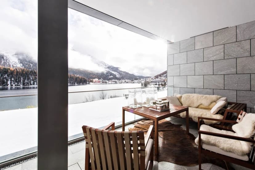 Elegant Deer Flat Offering Spectacular Views