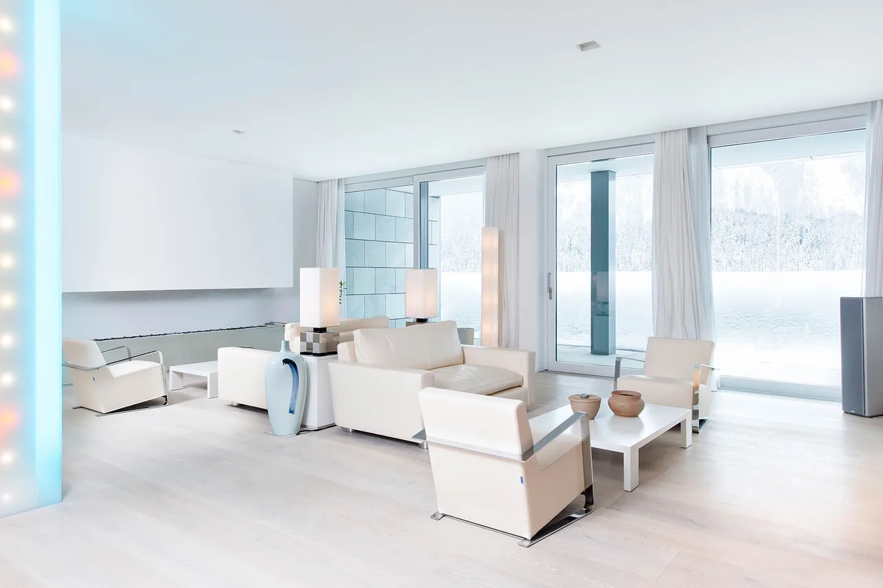 Klassisches weißes Apartment mit Spa-Bereich und Jacuzzi, Foto 2