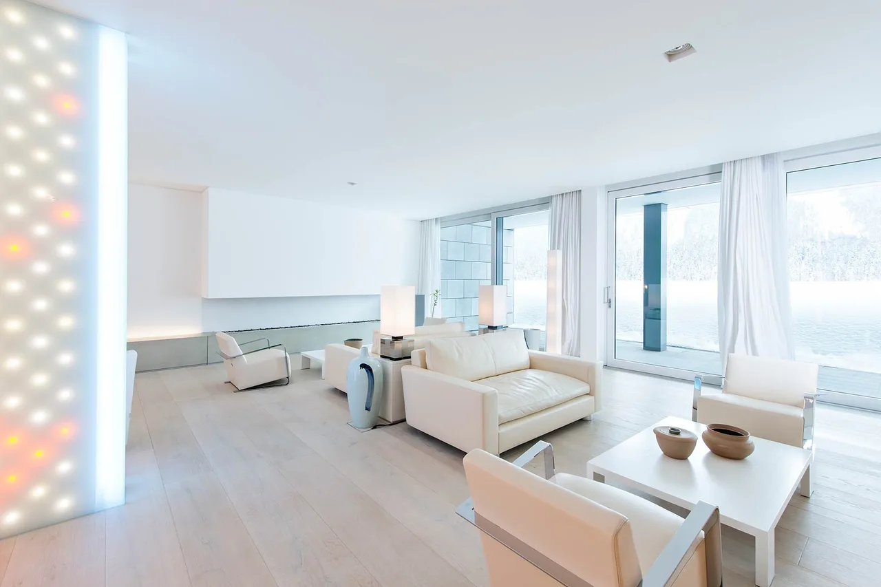 Klassisches weißes Apartment mit Spa-Bereich und Jacuzzi, Foto 3