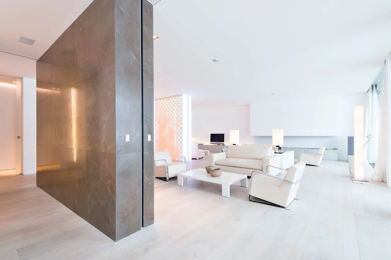 Klassisches weißes Apartment mit Spa-Bereich und Jacuzzi, Foto 4