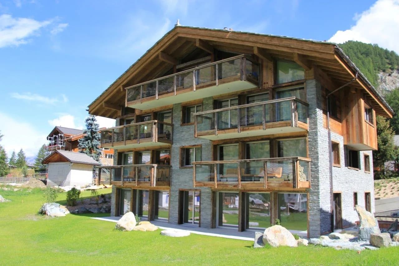 Un chalet de esquí en una ubicación fantástica