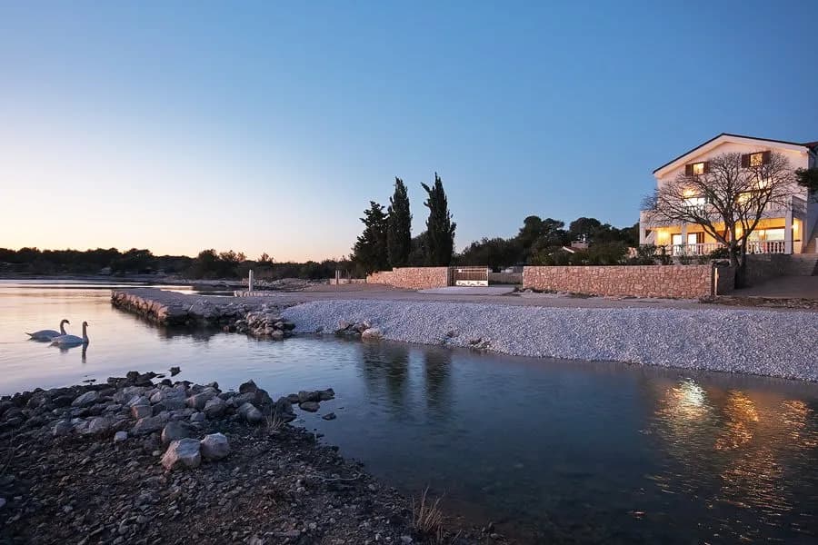 Divine Stylish Villa Surrounded By Mother Nature photo 2