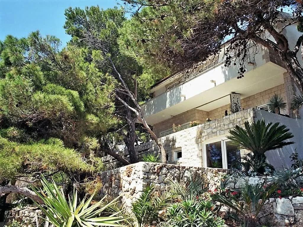 Lebhafte Villa Fierce mit prächtigen Möbeln