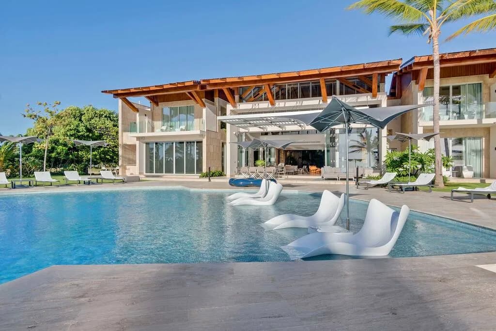 Sleek Contemporary Villa with Infinity Pool in Punta Cana photo 2