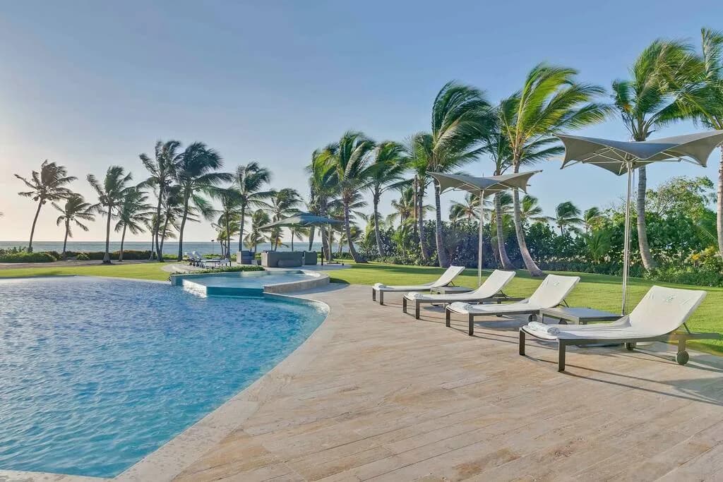 Sleek Contemporary Villa with Infinity Pool in Punta Cana photo 5