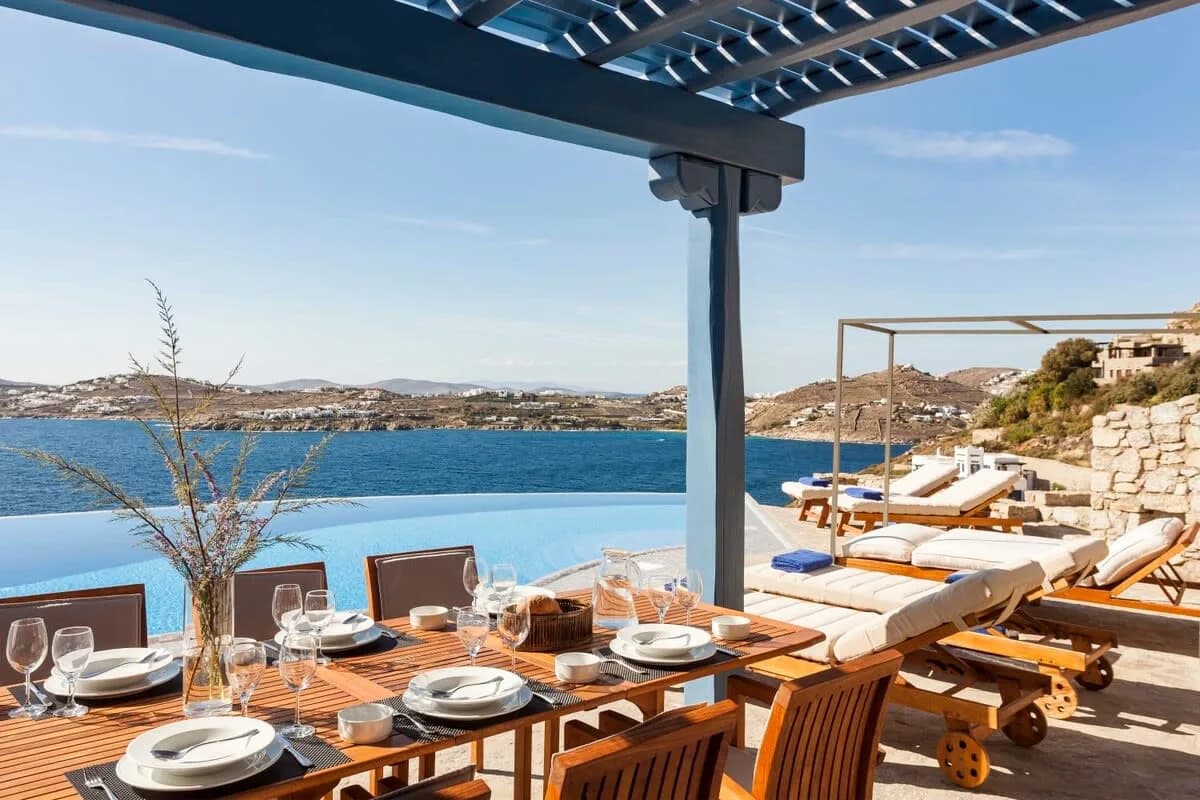 Extravagante Villa con Fascinante Piscina Infinita