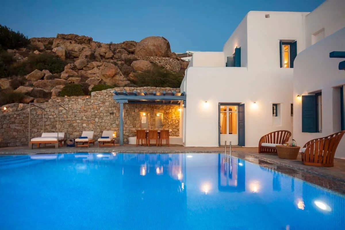 Extravagante Villa con Fascinante Piscina Infinita, foto 2