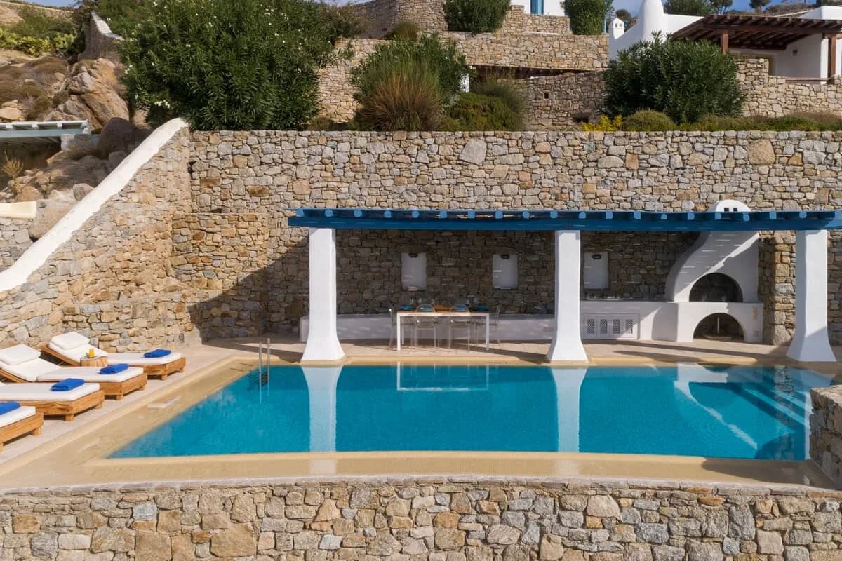 Elegante Villa mit geräumigem Poolbereich, Foto 4