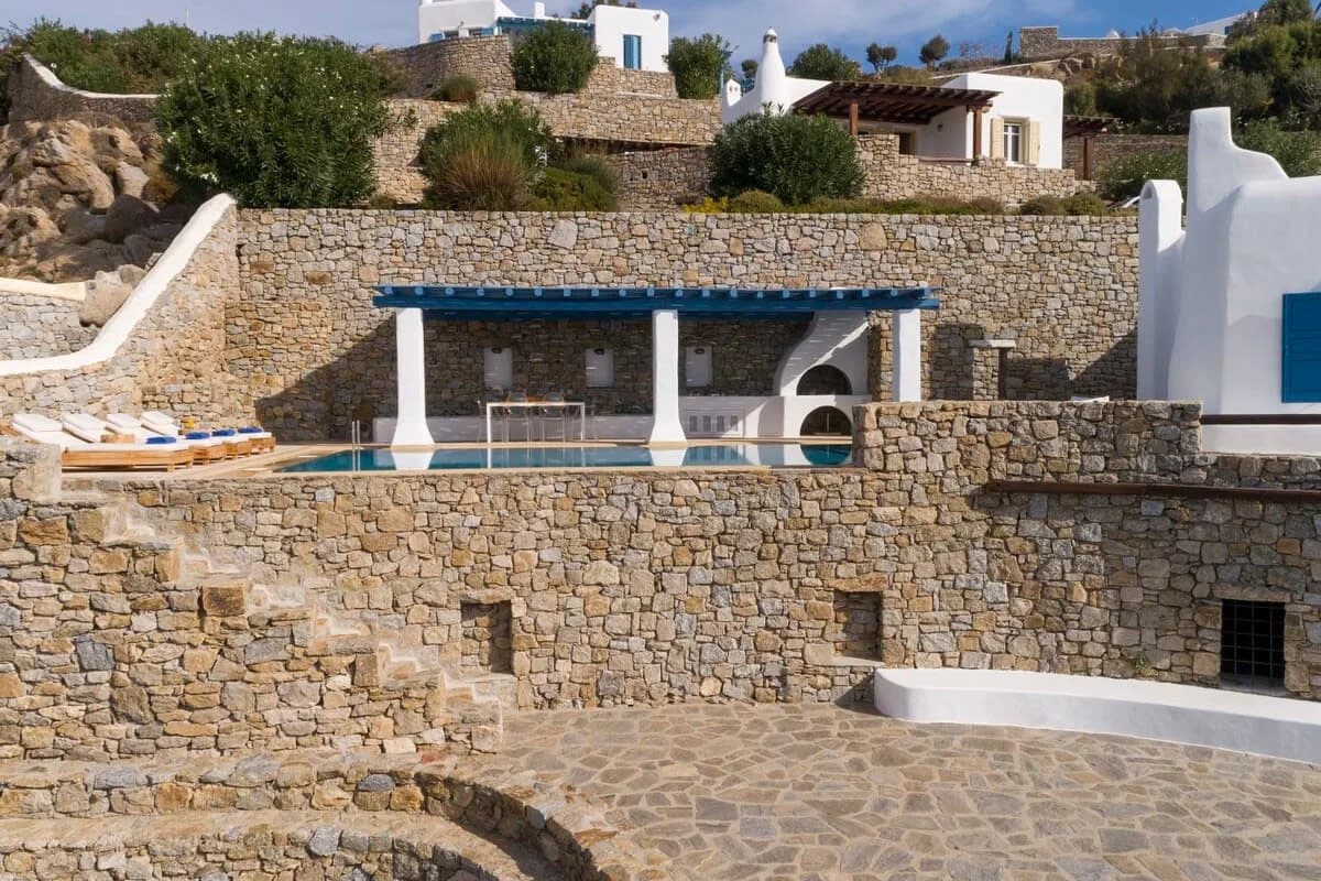 Elegante Villa mit geräumigem Poolbereich, Foto 5