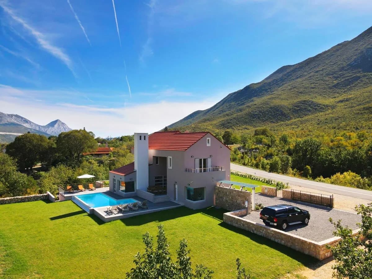 Villa Luxueuse Avec Piscine Et Vue Sur Montagne