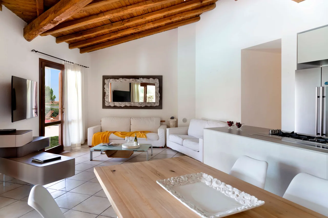 Gorgeous Villa on the White Sandy Beach of Salina Bamba photo 2