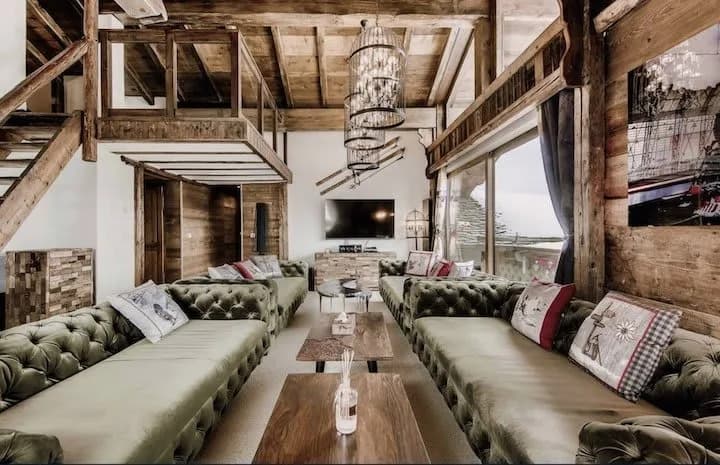 Deluxe Wintertime Chalet