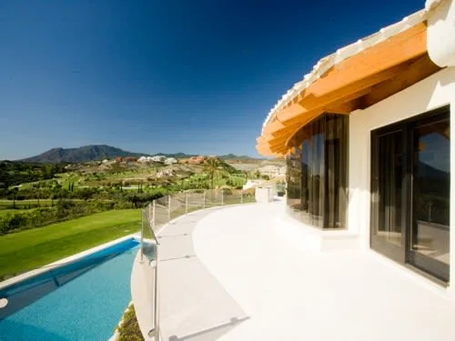 Fesselnde neue Villa mit zeitgenössischem Flair, Foto 5