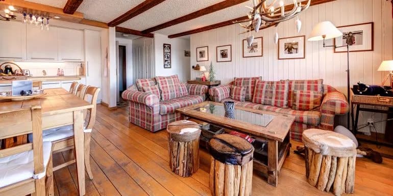 Appartement Ensoleillé avec Vues sur les Chaînes de Montagnes, photo 4