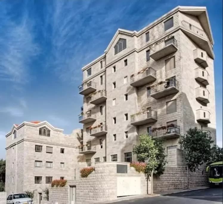Beautiful Kosher Flat photo 2