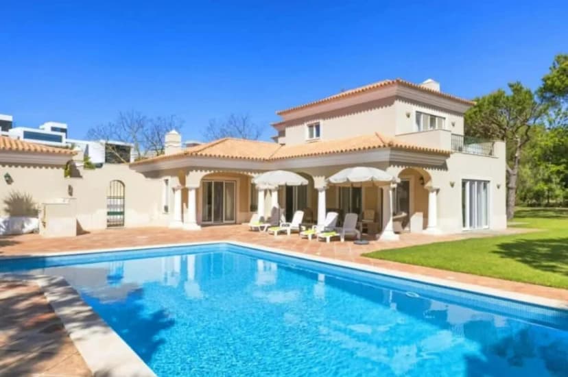 Dazzling Prestigious Villa with Golf Course Views