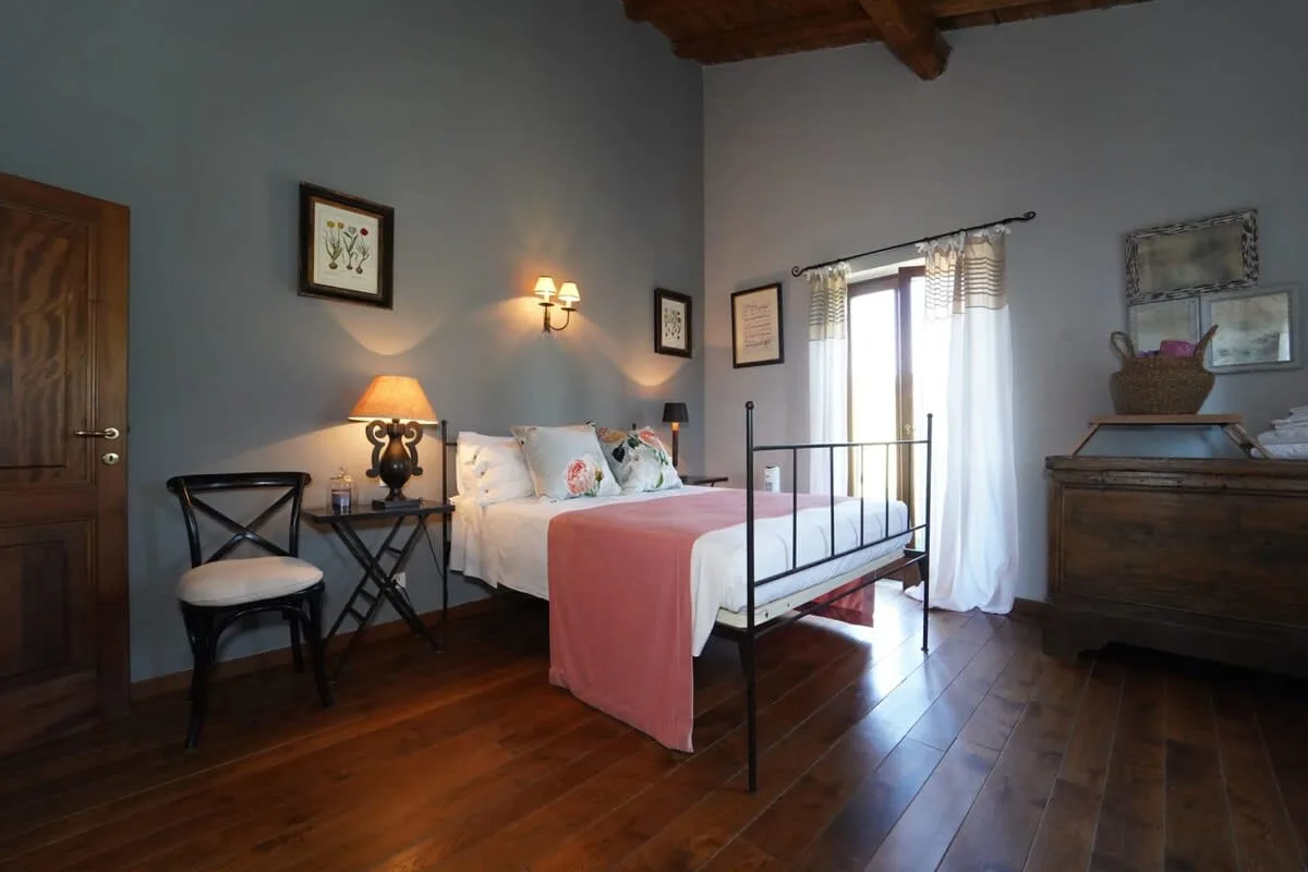 Schöne Villa umgeben von Wäldern, Foto 3