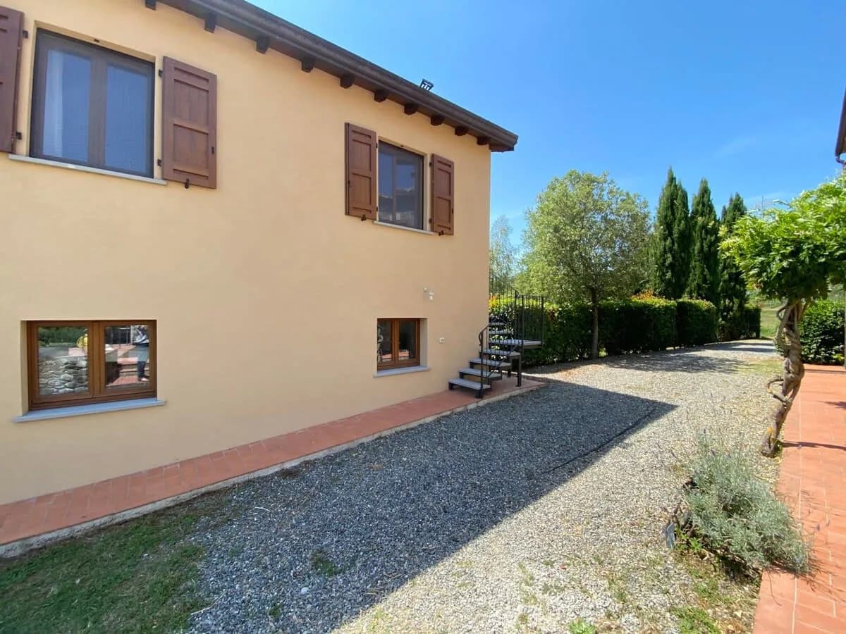 Schöne Villa umgeben von Wäldern, Foto 5