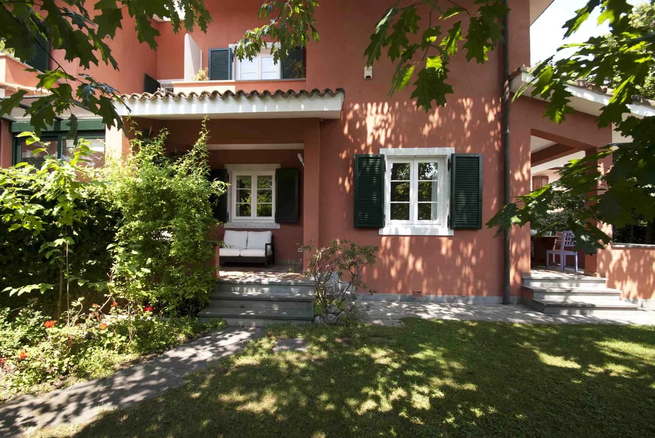Charmante Strandvilla mit Pool