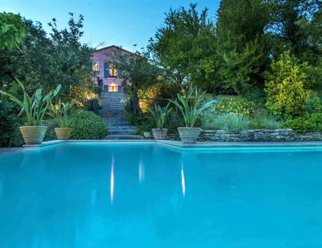 Charming Villa with Pool and Beautiful Garden photo 2