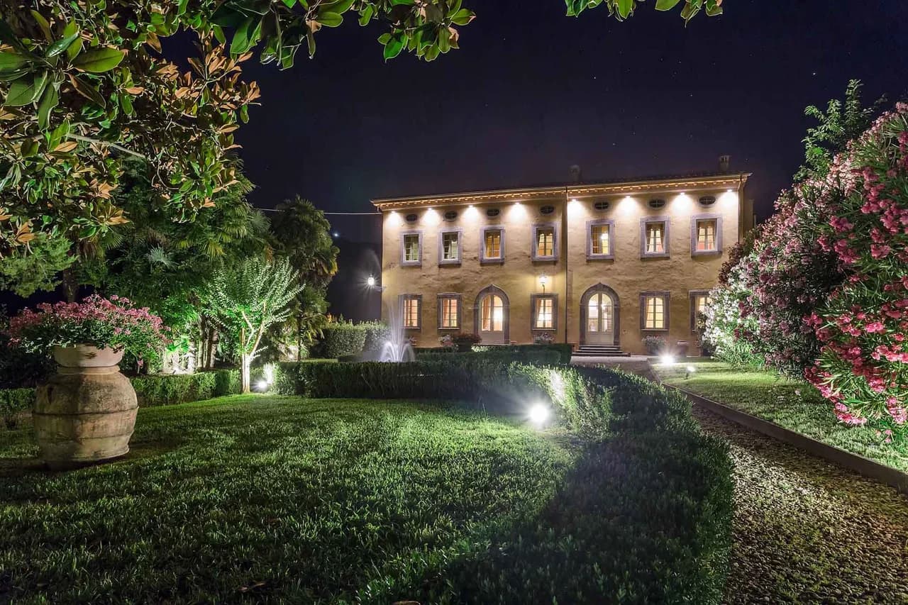 Elegante Villa auf dem Hügel mit Panoramablick, Foto 2