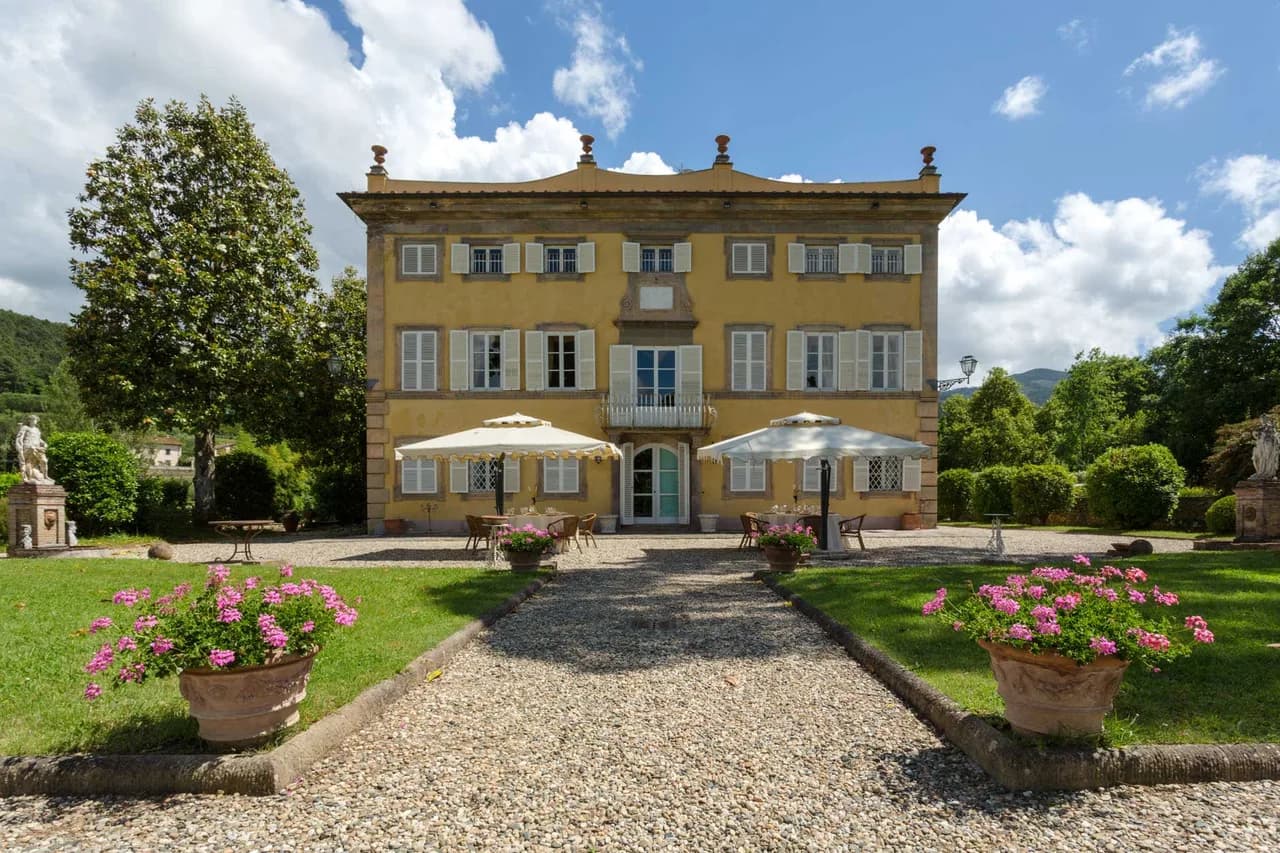 Geräumige moderne Villa mit Pool und italienischem Garten, Foto 2