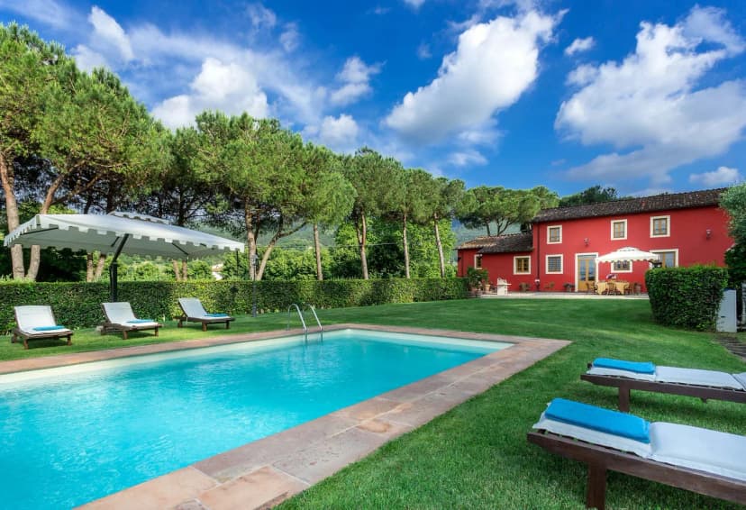 Charming 4 BR Villa With Valley Views