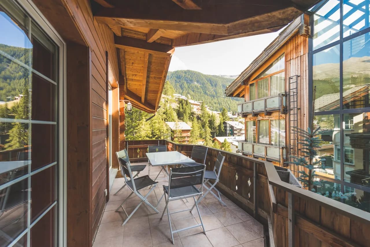 Deluxe Attic Apartment with Authentic Alpine Features photo 4