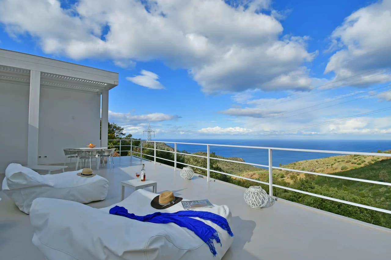 Elegante Villa con Vista a la Montaña y al Mar, foto 5