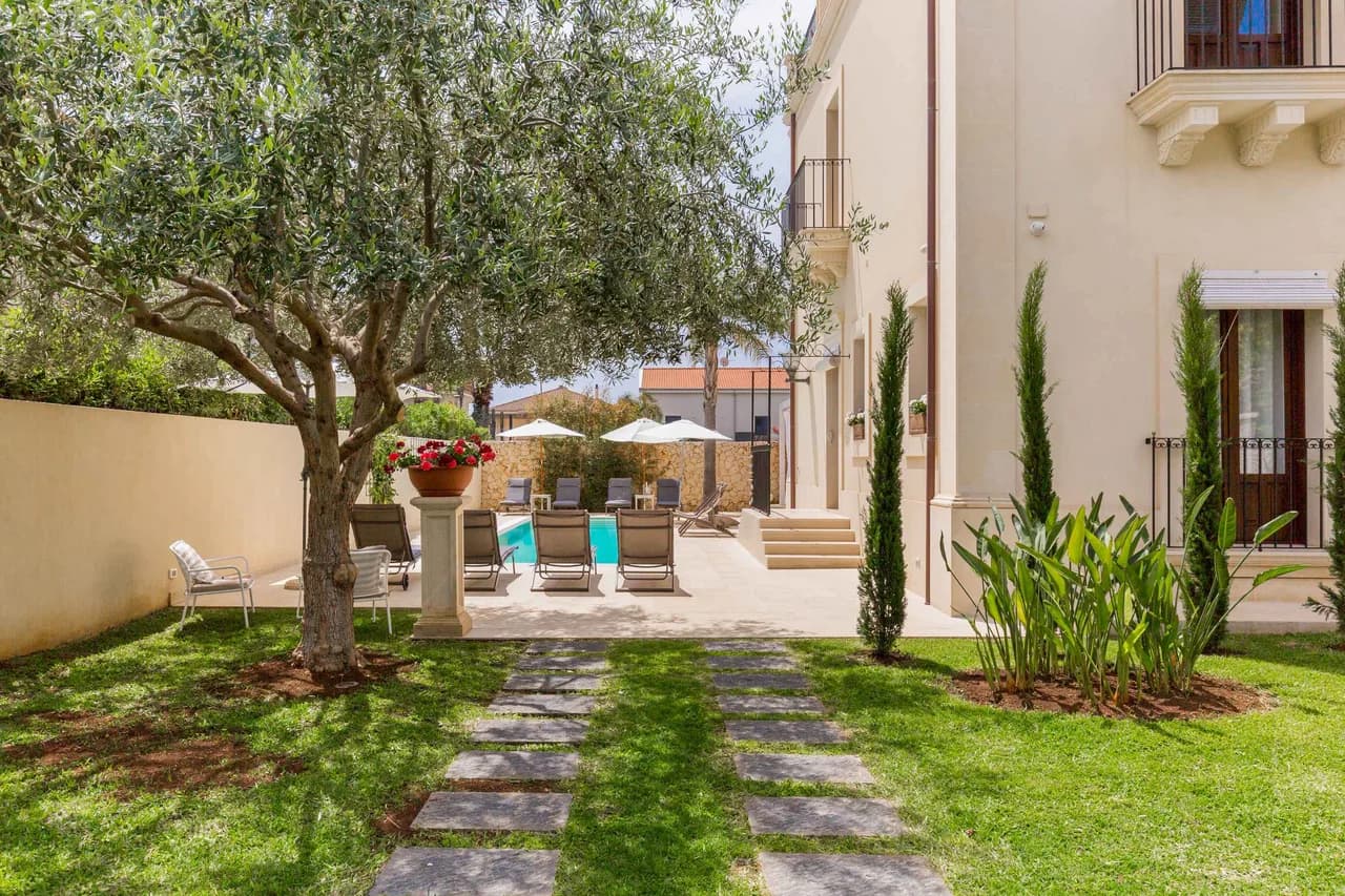 Elegante Villa con Piscina Privada y Vista al Mar, foto 5