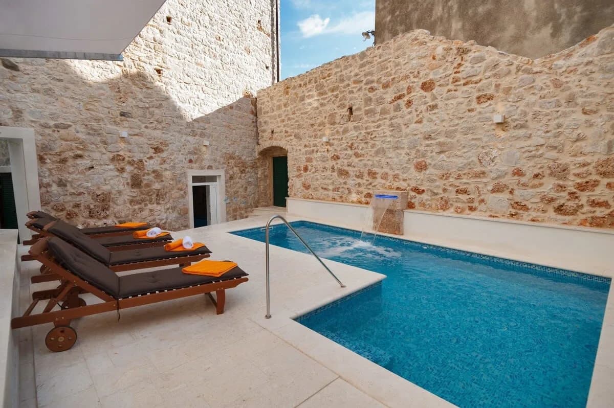 Elegante Villa con Piscina Brillante y Jacuzzi, foto 4