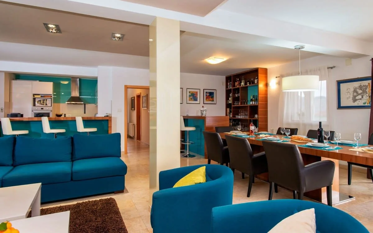 Luxuriöse Villa mit Pool und Panoramablick auf das Meer, Foto 3