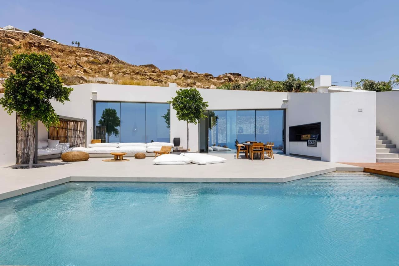 Belle Villa en Côte avec Vue Éblouissante sur le Coucher de Soleil