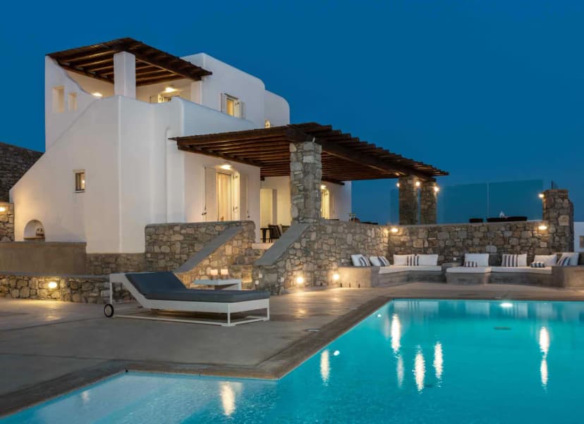 Beautiful Villa With Infinity Pool And Dazzling Views