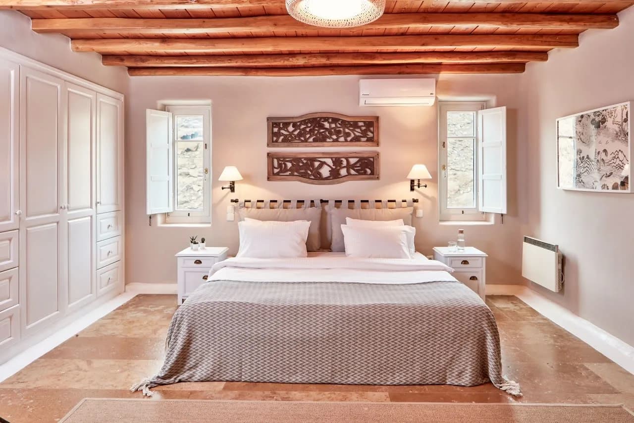 Luxuriöse Villa mit eleganter Architektur und Pool, Foto 3