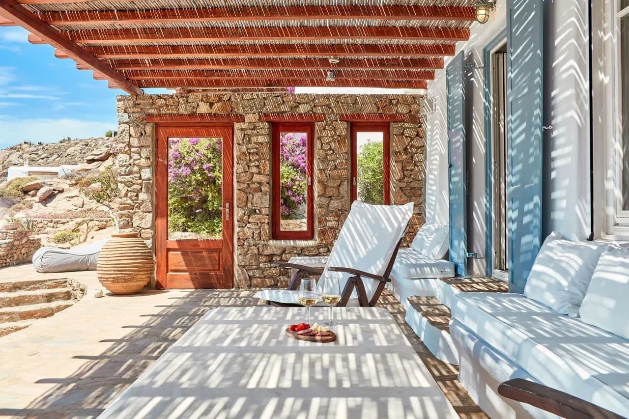 Luxuriöse Villa mit eleganter Architektur und Pool, Foto 5