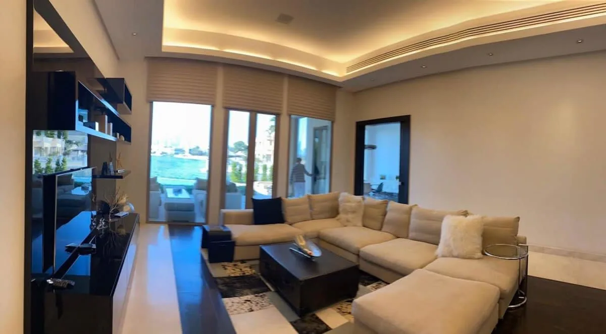 Luxurious Villa in Emirates Hill with Infinity Pool photo 4