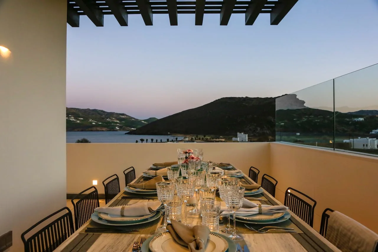 Luxury Villa in Tourlos with Art and Nature photo 3