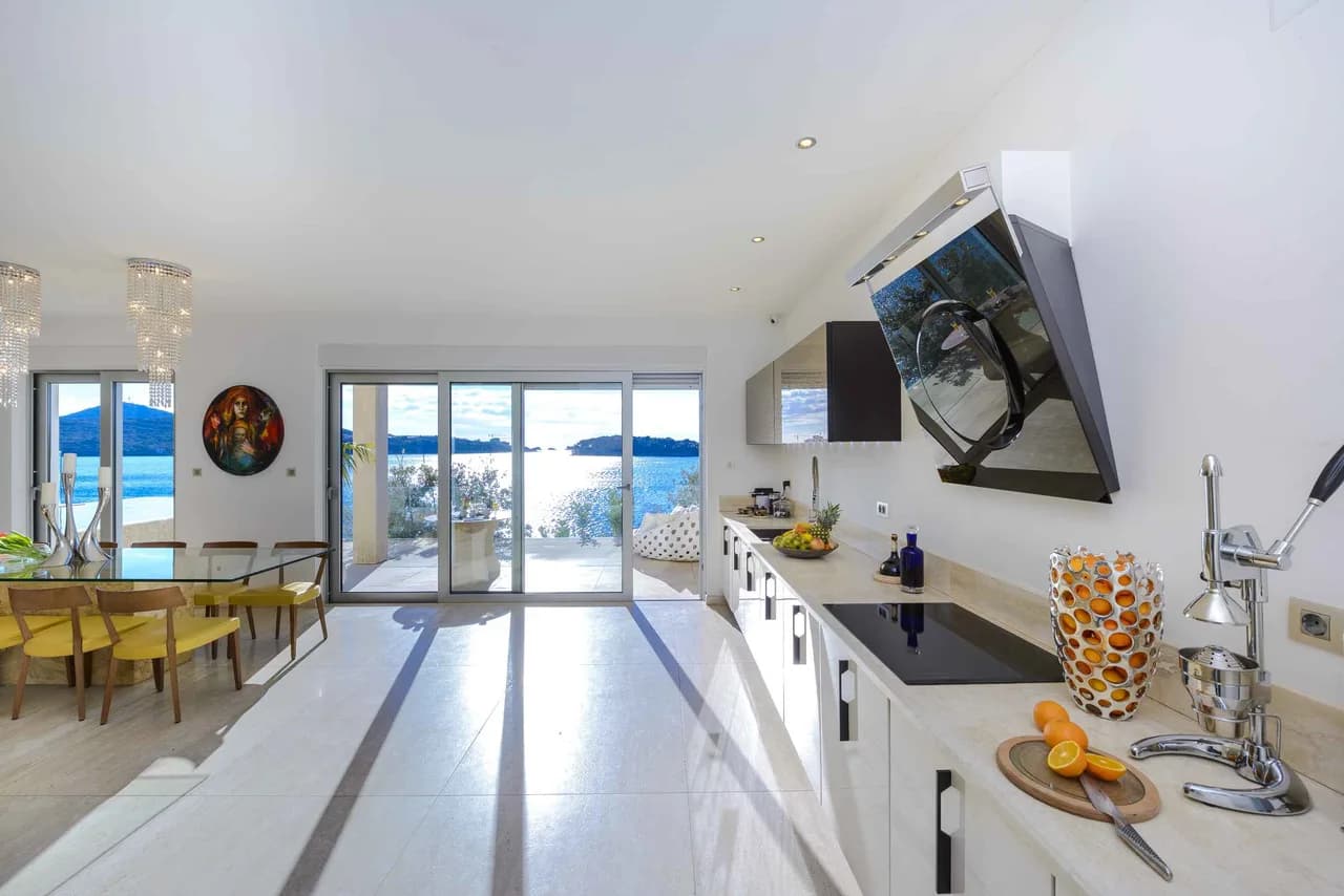Belle Villa Contemporaine Avec Salle De Sport Et Piscine, photo 4