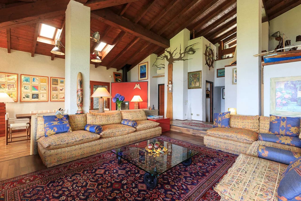 Villa Elegante con Piscina y Vistas al Lago, foto 2