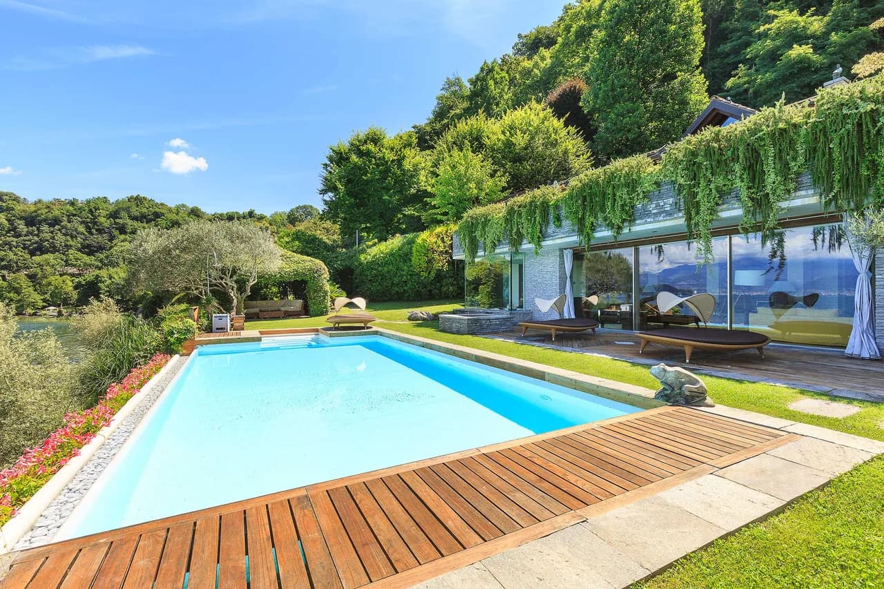 Villa Elegante con Piscina y Vistas al Lago, foto 3