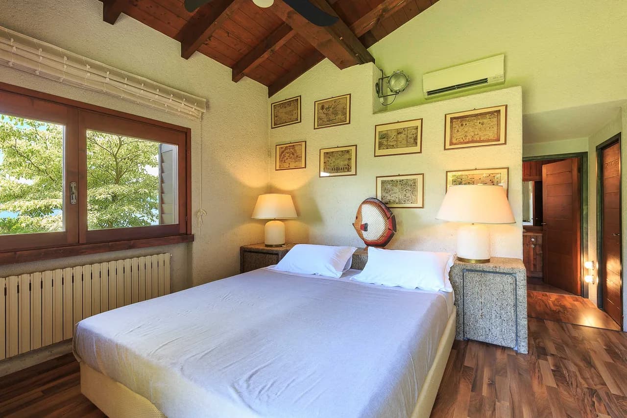 Villa Elegante con Piscina y Vistas al Lago, foto 5