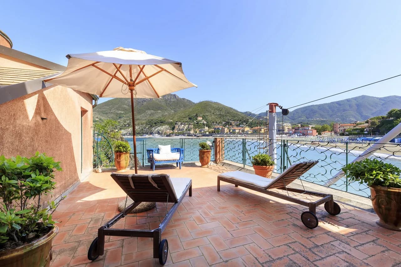 Außergewöhnliche 7 BR Villa in der Nähe des Meeres, Foto 2