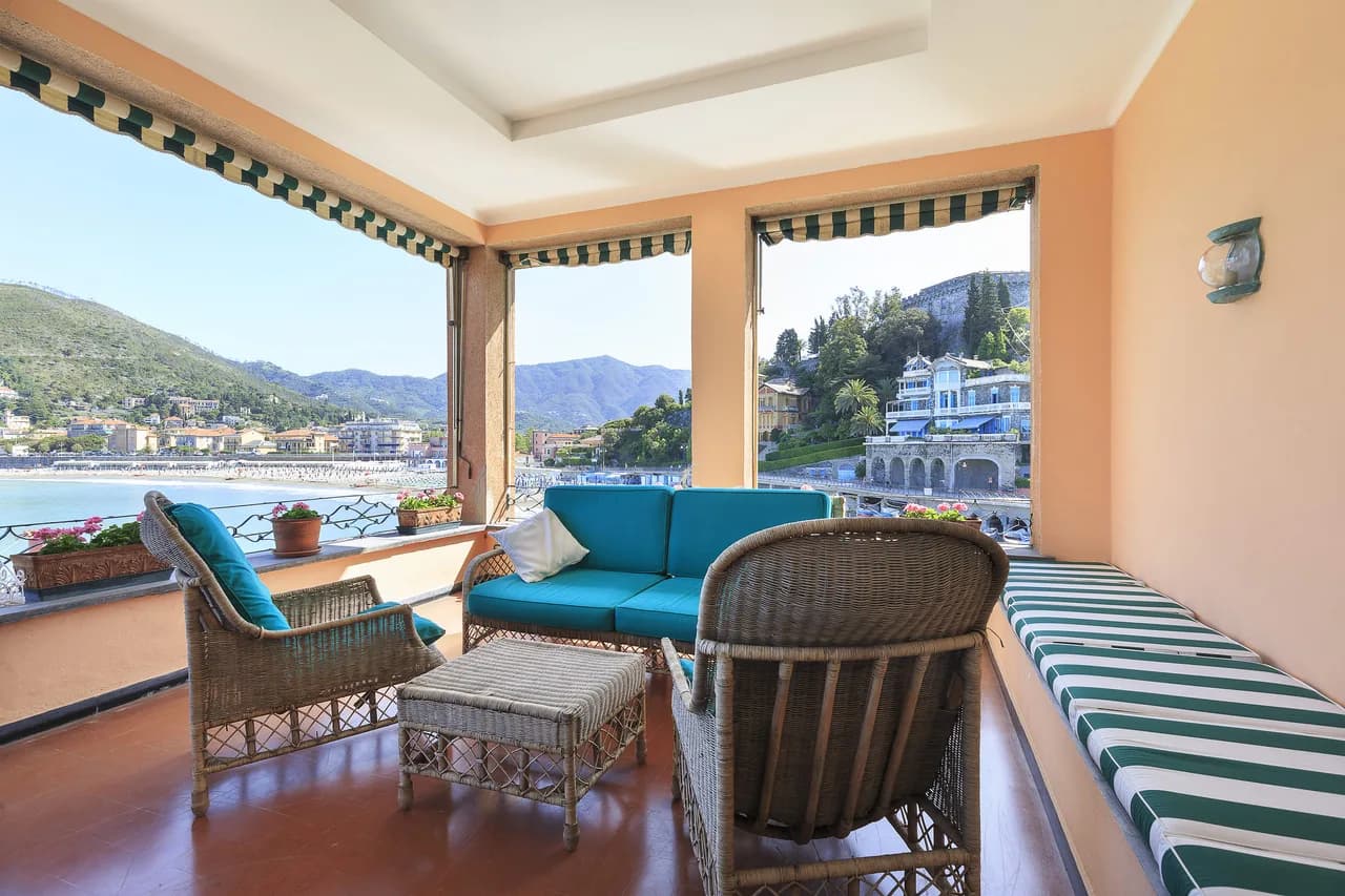 Außergewöhnliche 7 BR Villa in der Nähe des Meeres, Foto 5