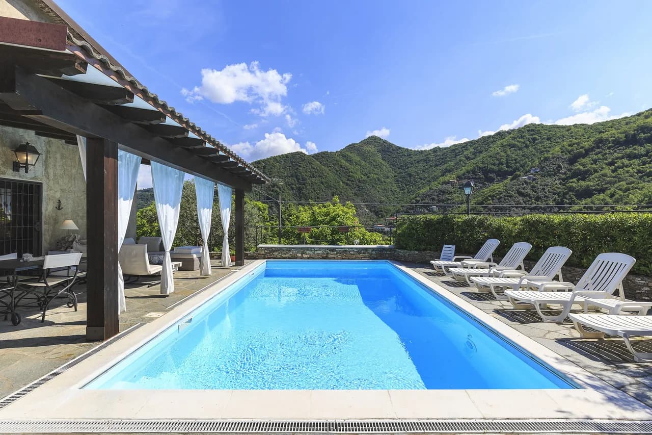 Belle Villa Privée Avec Piscine Et Vues Agréables Sur La Campagne