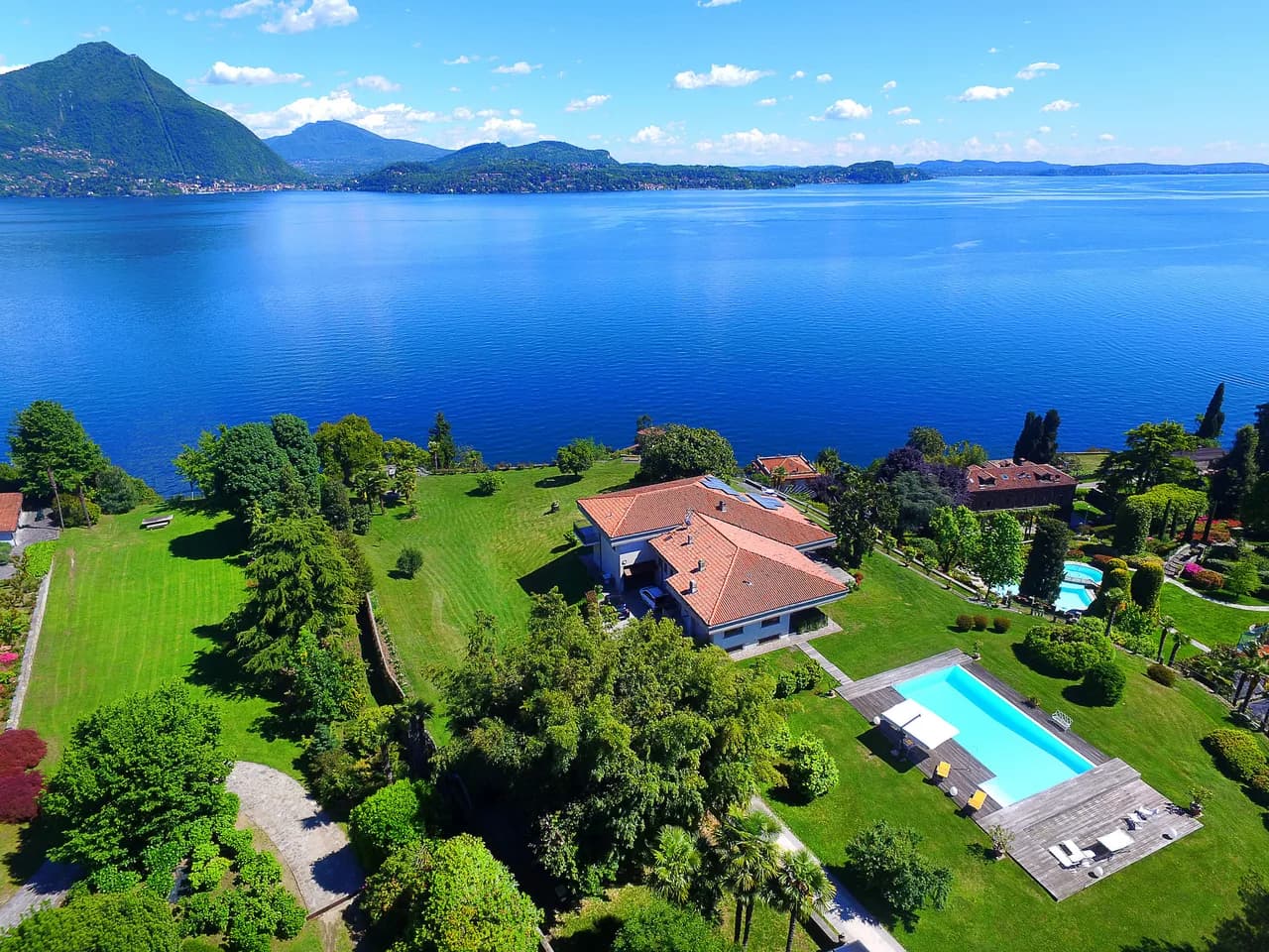 LOVELY VILLA WITH POOL OVERLOOKING LAKE MAGGIORE photo 5