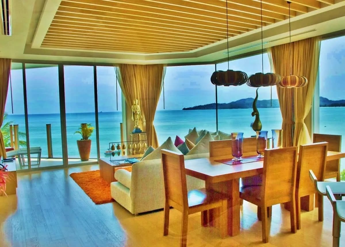 Magical Beachfront Penthouse with Private Jacuzzi photo 3