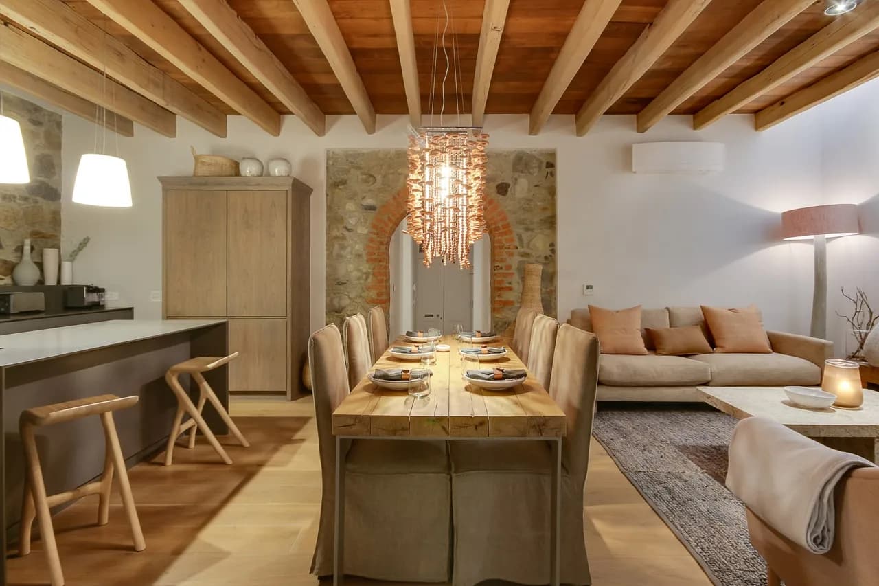 Exquisite Villa mit modernen Interieurs und atemberaubendem Innenhof, Foto 2