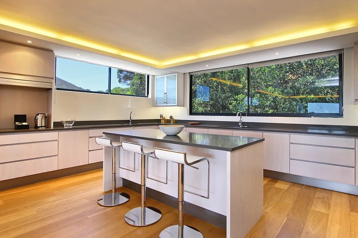 Ideally Situated Villa With Stunning Mountain And Sea Views photo 3